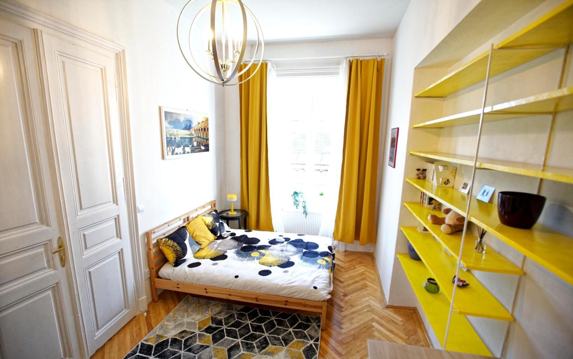 Sunny & Elegant Large Flat Next To Parliament Apartament